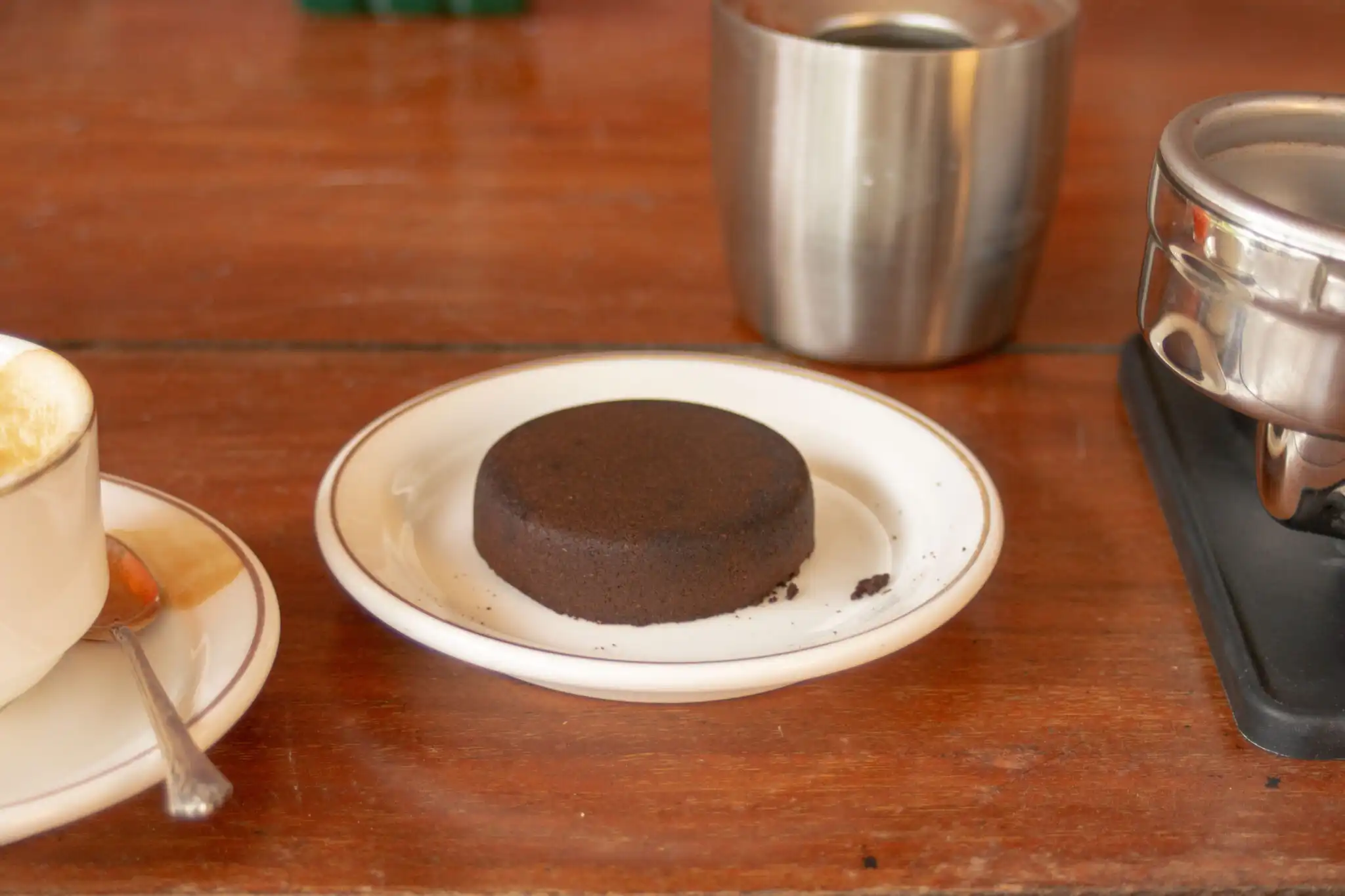 espresso puck from portafilter