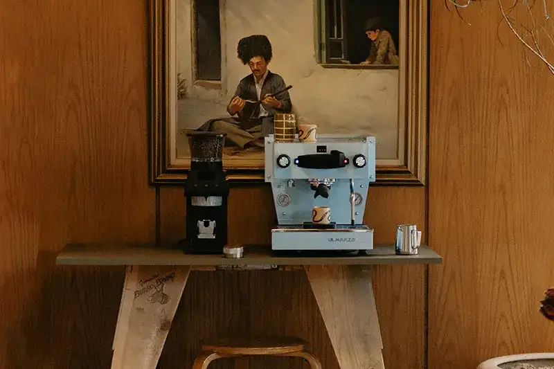 Linea Mini on wooden table